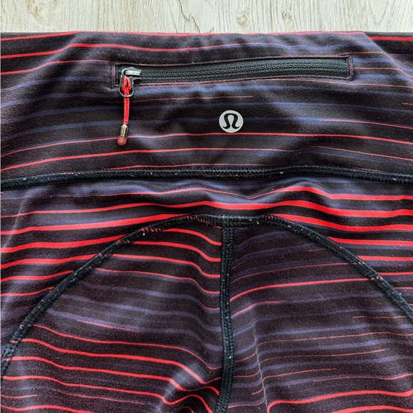 Lululemon leggings size 4 with pockets - Picture 3 of 7